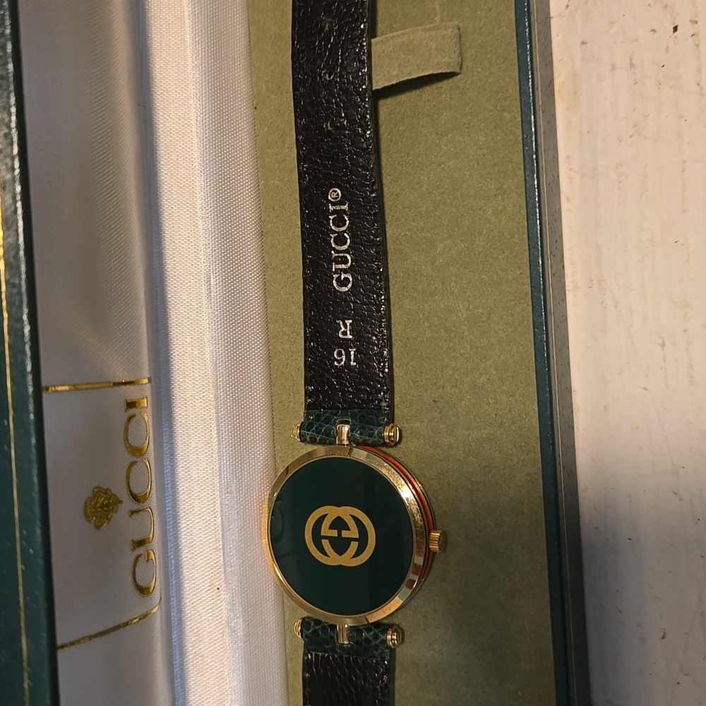 Vintage Woman's Gucci, watch 2000L - Picture 2 of 6
